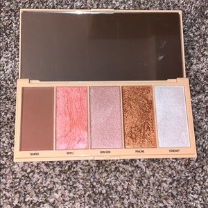 Makeup Revolution Praline Face palette
